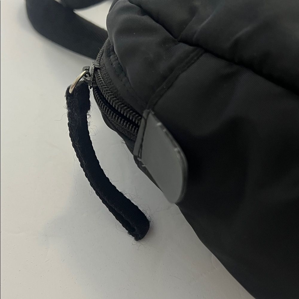 Vintage Prada black nylon handbag - Picture 3 of 9
